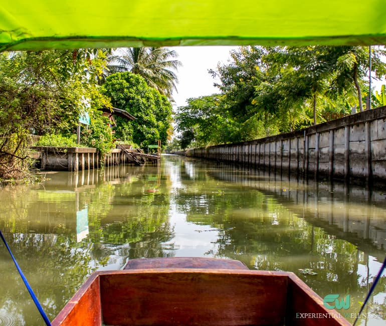 Longtail-Boot auf dem Kanal