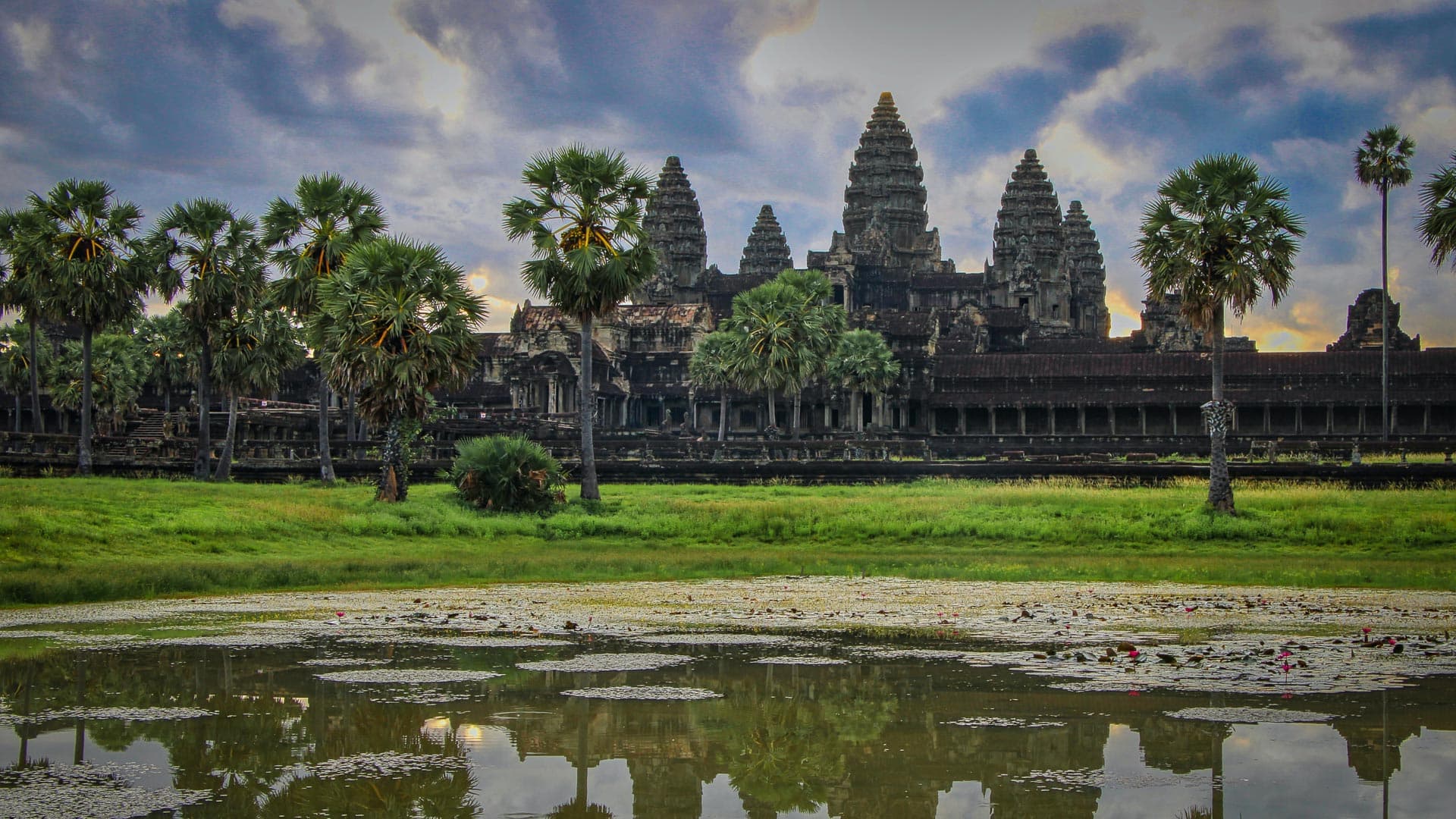 Panoramablick auf Angkor Wat